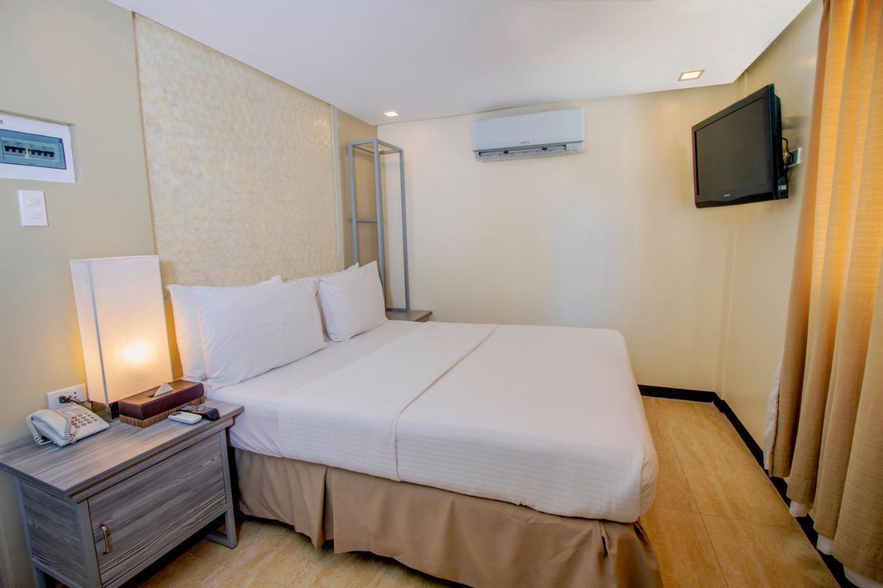 Estacio Uno Hotel Balabag  Buitenkant foto