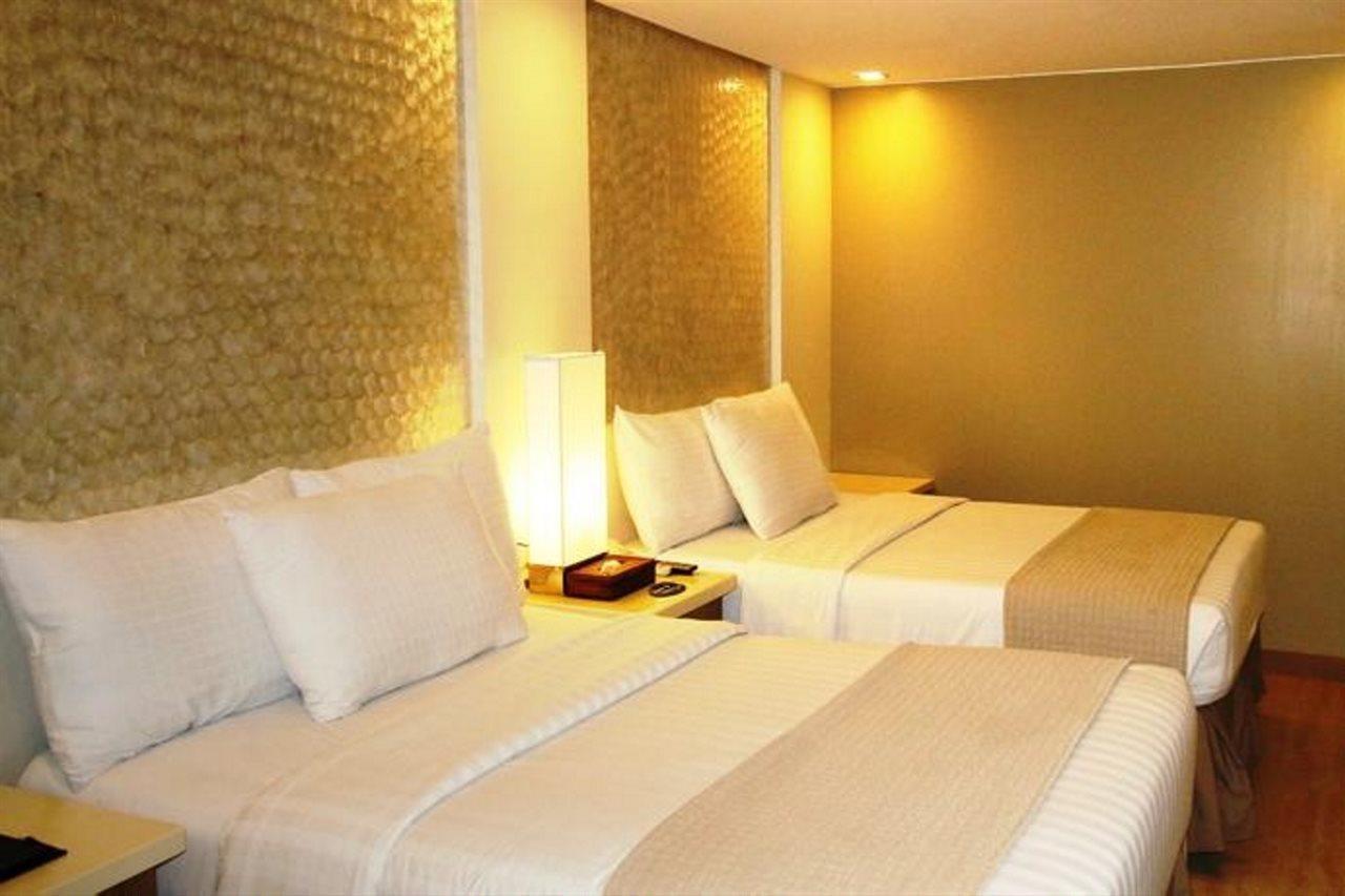Estacio Uno Hotel Balabag  Buitenkant foto